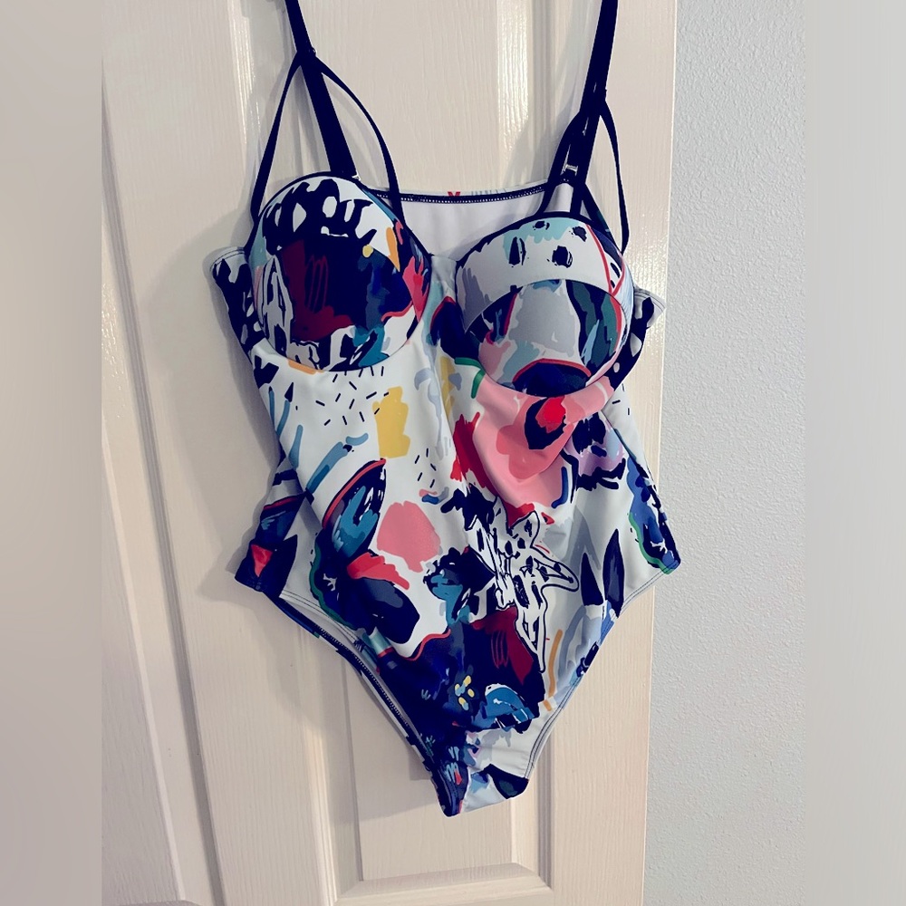 SHEIN 2X Swimsuit in new condition